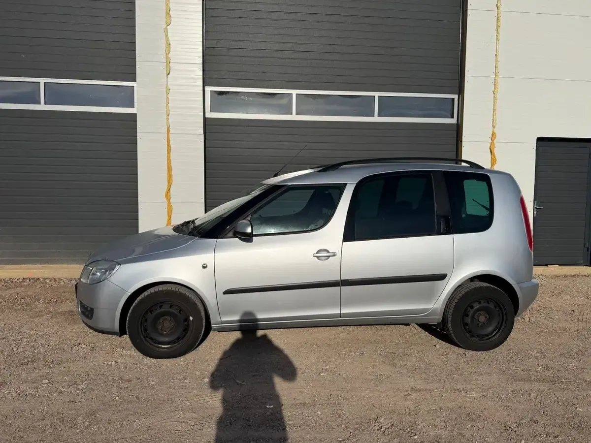 Gebraucht Skoda Roomster Plus Edition 86 PS (63 kW) 2009 Silber Van / Kleinbus