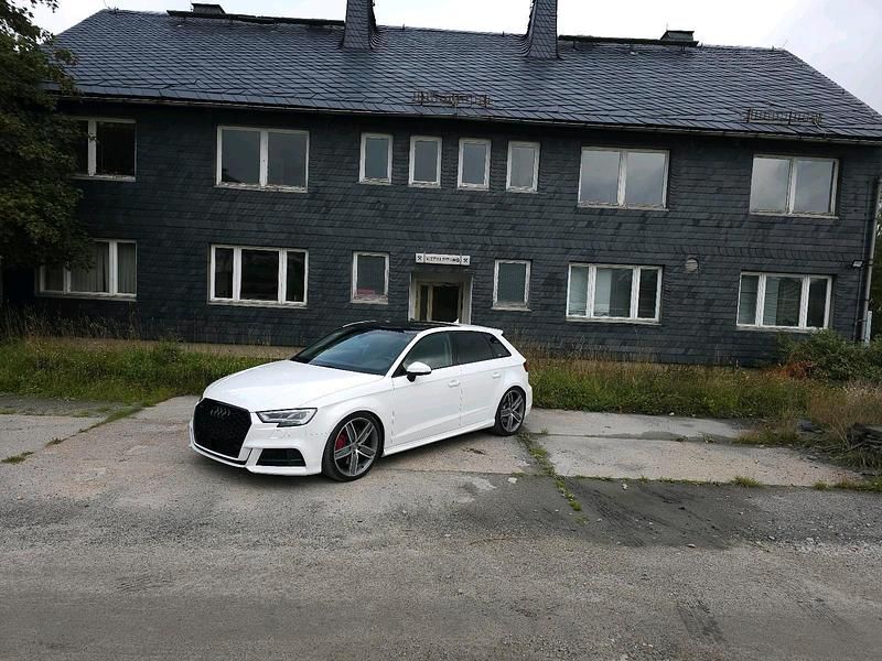 Weiß Gebraucht 2018 Audi S3 Limousine | 30.000 € (Fairer Preis) - Bild 1/4