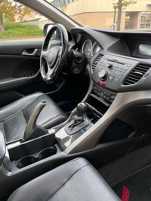 Gebraucht Honda Accord Executive 201 PS (147 kW) 2010 Schwarz Limousine