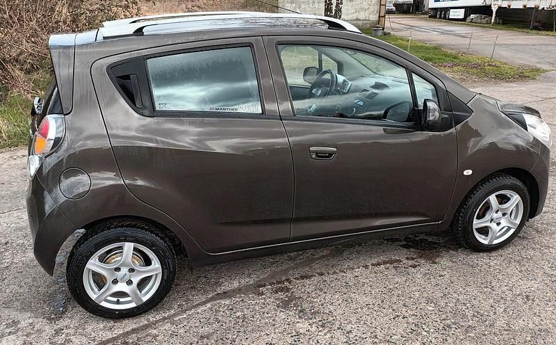 Usado Chevrolet Spark LT 82 CV (60 kW) 2012 Marrón Utilitario