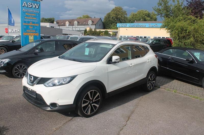 Weiß Gebraucht 2017 Nissan Qashqai Tekna SUV | 16.799 € (Fairer Preis) - Bild 1/4