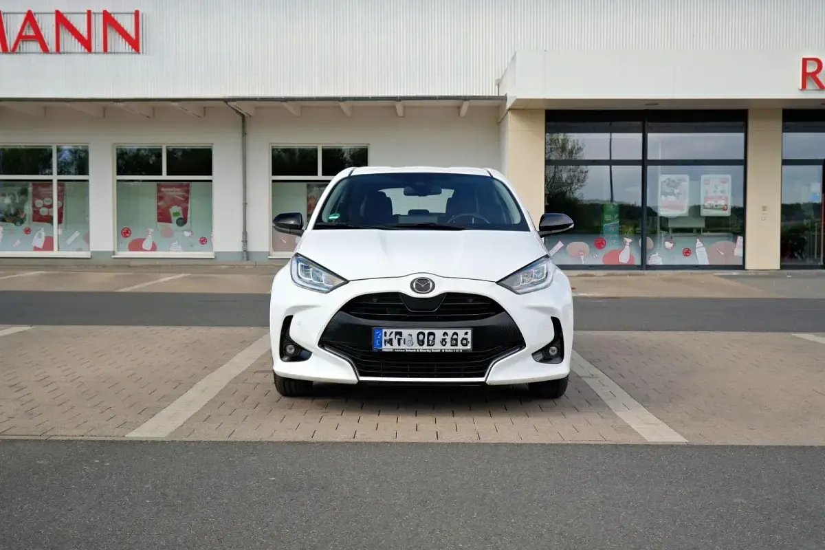 Gebraucht Mazda 2 92 PS (67 kW) 2022 Weiß Kleinwagen