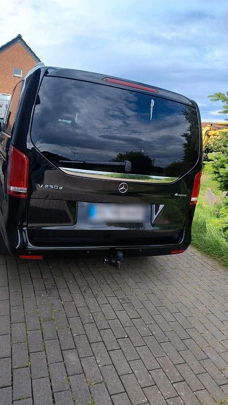 Gebraucht Mercedes V250 190 PS (139 kW) 2016 Schwarz Van / Kleinbus