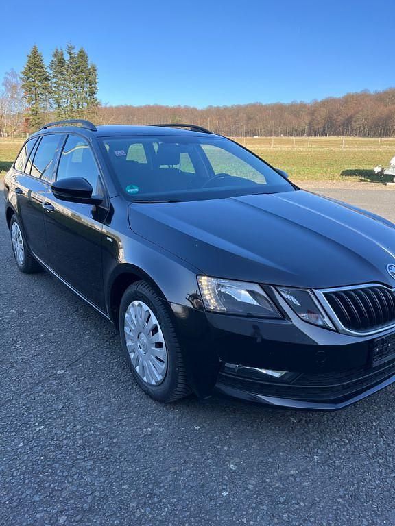 Gebraucht Skoda Octavia Clever 150 PS (110 kW) 2018 Schwarz Kombi