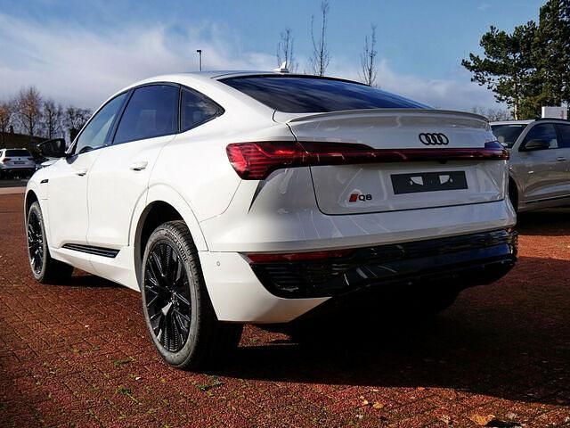Gebraucht Audi Q8 e-tron S-Line 300 kW (408 PS) 2024 Gletscherweiß metallic SUV