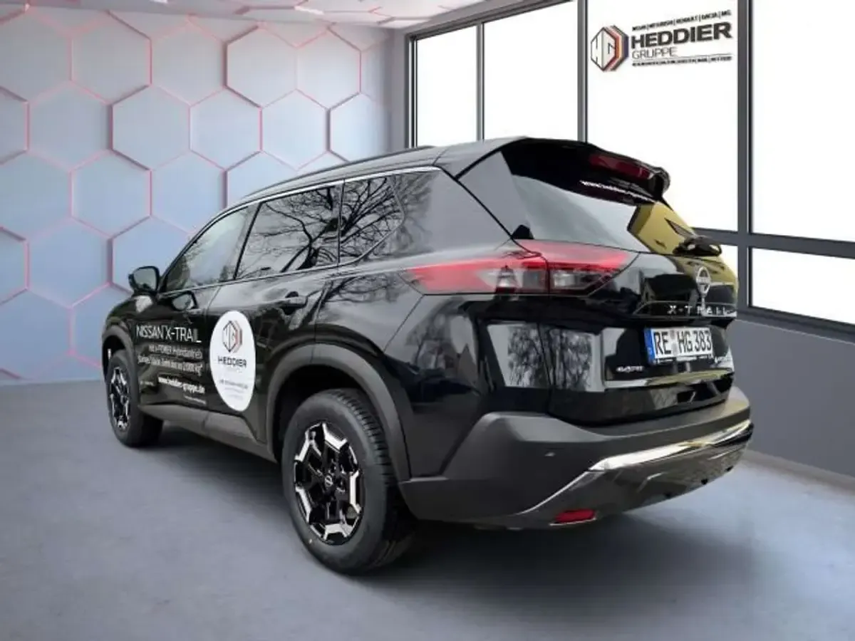 Gebraucht Nissan X-Trail 158 PS (116 kW) 2026 Black pearl (m) SUV