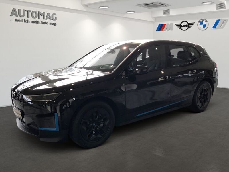 Saphirschwarz Gebraucht 2023 BMW iX SUV | 64.980 € (Fairer Preis) - Bild 1/4