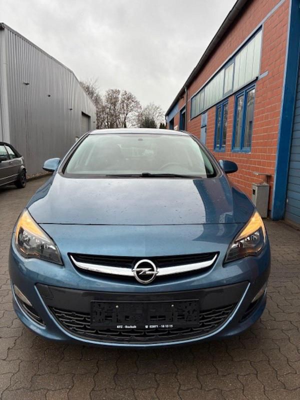 Gebraucht Opel Astra 115 PS (84 kW) 2014 Blau Kleinwagen
