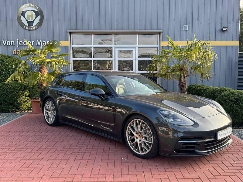 Grau Gebraucht 2020 Porsche Panamera S E-Hybrid Sport Turismo Limousine | 66.000 € (Superpreis) - Bild 1/4