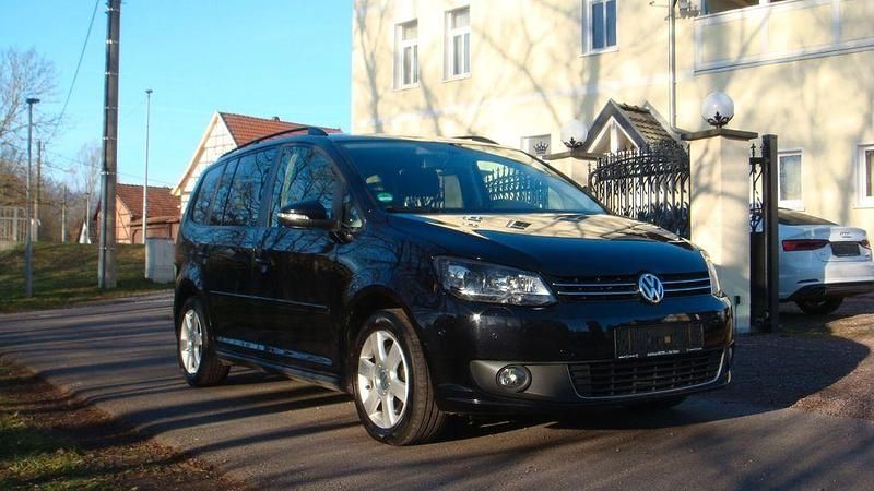 Gebraucht VW Touran Cup 140 PS (102 kW) 2015 Schwarz Van / Kleinbus