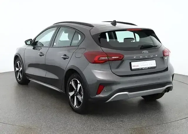 Gebraucht Ford Focus Active 125 PS (91 kW) 2023 Grau Limousine