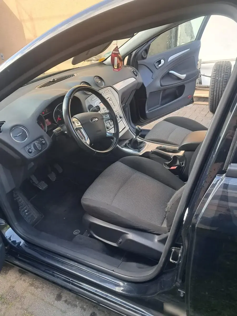 Używany Ford Mondeo 125 KM (91 kW) 2009 Czarny Sedan/Limuzyna