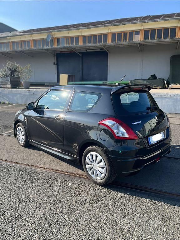 Gebraucht Suzuki Swift 94 PS (69 kW) 2012 Schwarz Kleinwagen