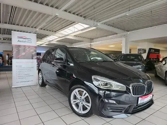 Gebraucht BMW 218 Active Tourer Advantage 150 PS (110 kW) 2020 Schwarz Van / Kleinbus