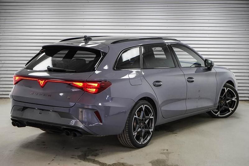 Gebraucht Cupra Leon VZ 333 PS (244 kW) 2025 Graphene grau metallic (r6) Kombi