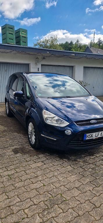 Blau Gebraucht 2013 Ford S-MAX Champions Edition Van / Kleinbus | 6.200 € (Fairer Preis) - Bild 1/4