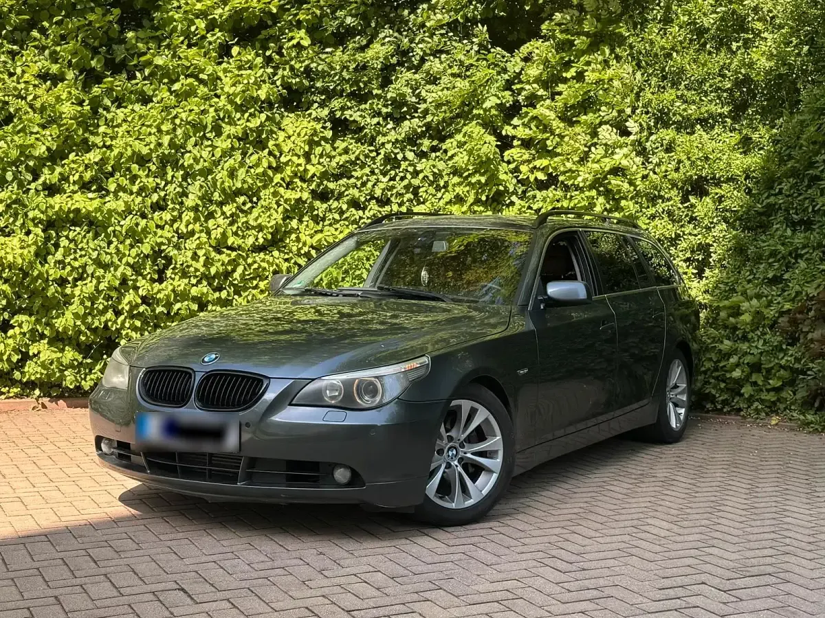 Gebraucht BMW 530 218 PS (160 kW) 2006 Grau Kombi