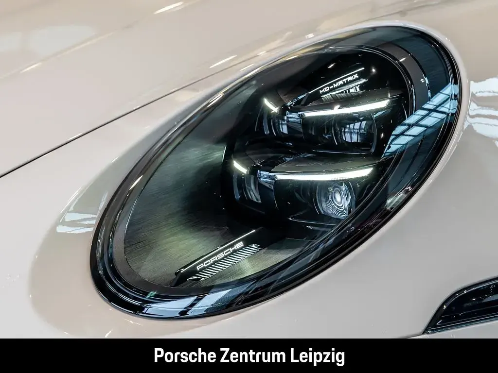 Gebraucht Porsche 992 541 PS (397 kW) 2026 Beige Coupé