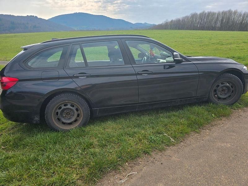 Gebraucht BMW 320 190 PS (139 kW) 2017 Schwarz Kombi
