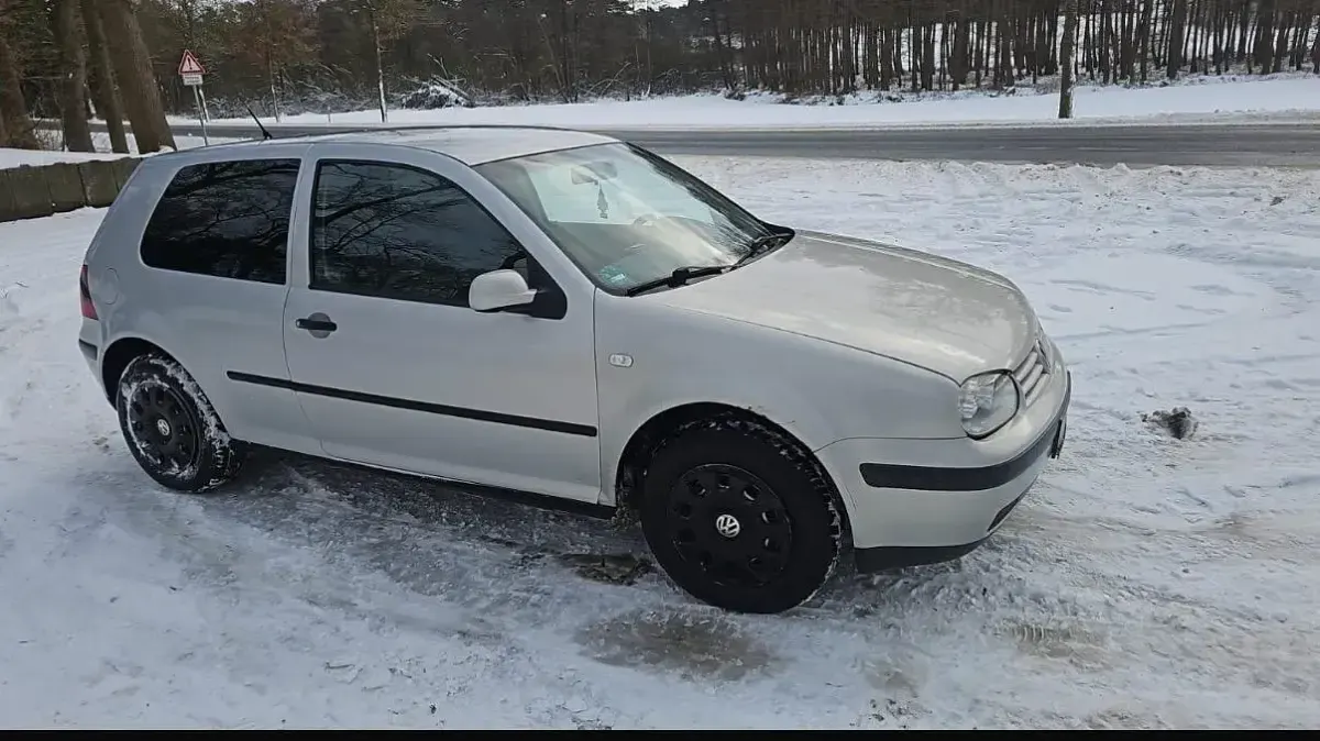 Gebraucht VW Golf 101 PS (74 kW) 2002 Silber Coupé