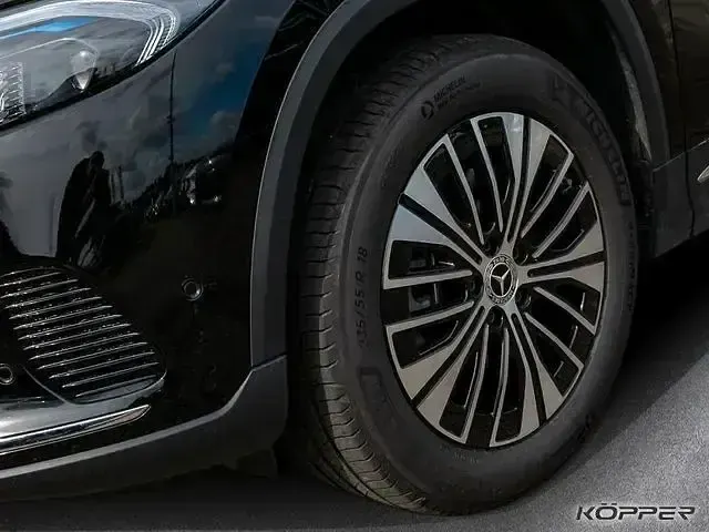 Second-hand Mercedes EQA250 Advanced 139 kW (190 CP) 2025 Negru SUV