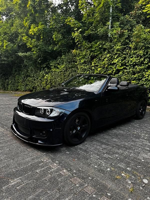 Blau Gebraucht 2009 BMW 118 Cabriolet Cabrio | 13.500 € - Bild 1/4