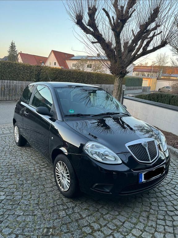 Gebraucht Lancia Ypsilon 60 PS (44 kW) 2009 Schwarz Kleinwagen