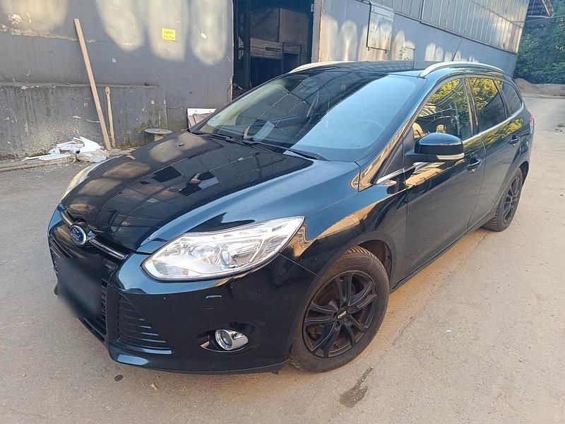Schwarz Gebraucht 2014 Ford Focus Titanium Kombi | 4.500 € (Fairer Preis) - Bild 1/4