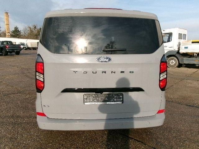 Neu Ford Tourneo Titanium 232 PS (170 kW) 2026 Grau Van / Kleinbus