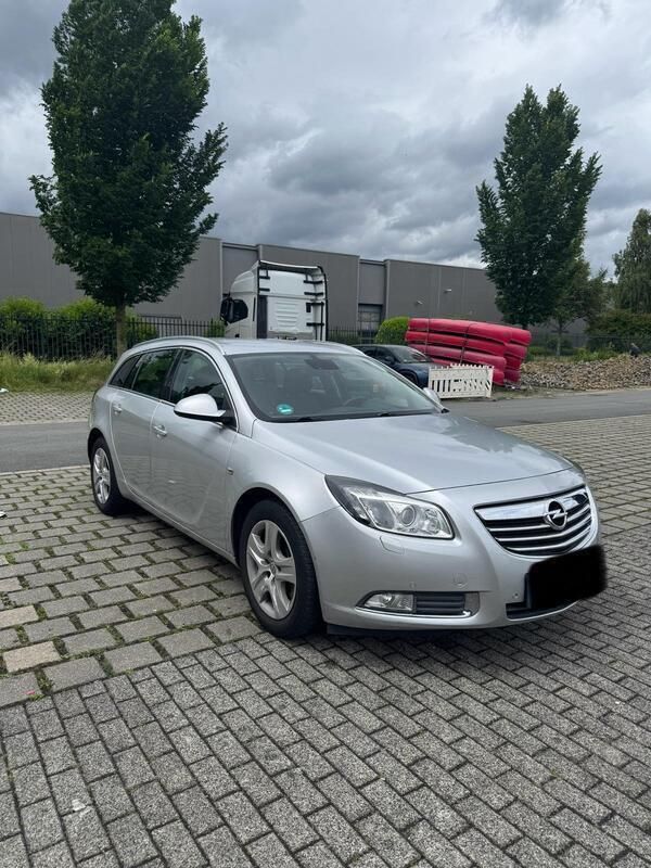 Silber Gebraucht 2012 Opel Insignia Kombi | 4.999 € (Guter Preis) - Bild 1/4