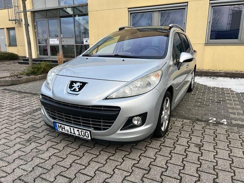 Silber Gebraucht 2011 Peugeot 207 Premium Kombi | 5.850 € (Etwas zu teuer) - Bild 1/4