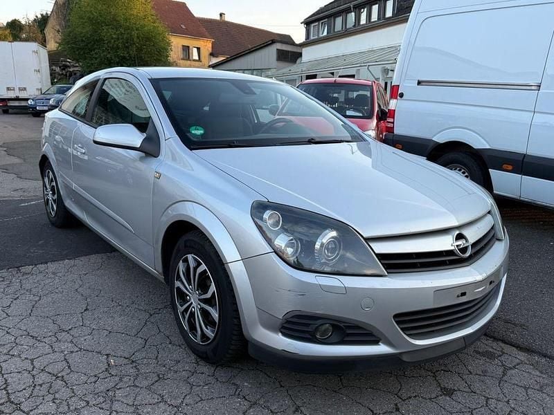 Silber Gebraucht 2005 Opel Astra GTC Sport Coupé | 1.750 € (Guter Preis) - Bild 1/4