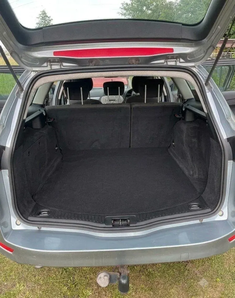 Gebraucht Ford Mondeo Ambiente 122 PS (89 kW) 2009 Silber Kombi