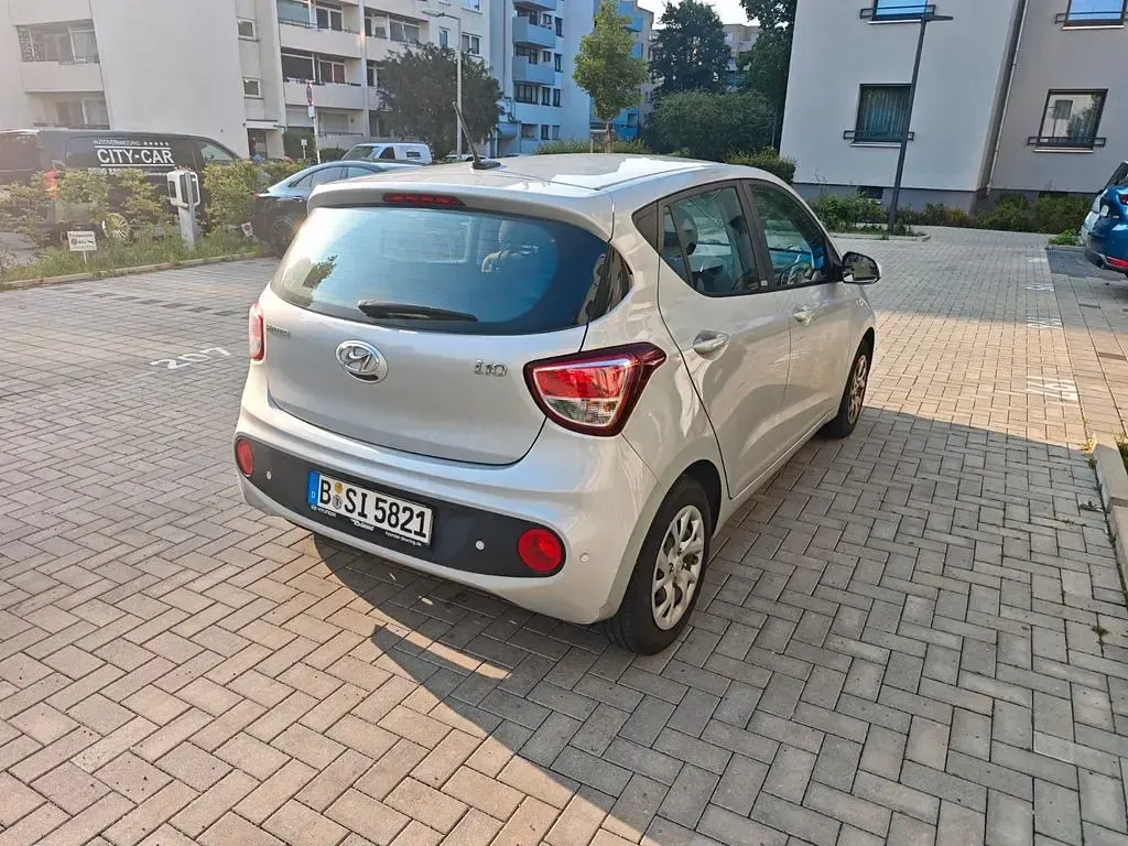 Gebraucht Hyundai i10 YES! 67 PS (49 kW) 2020 Silber Kleinwagen