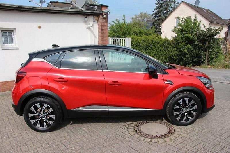 Gebraucht Renault Captur Techno 158 PS (116 kW) 2022 Rot SUV