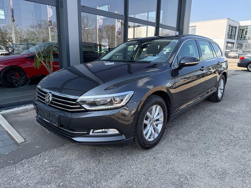Gebraucht VW Passat Comfortline 150 PS (110 kW) 2019 Grau Kombi