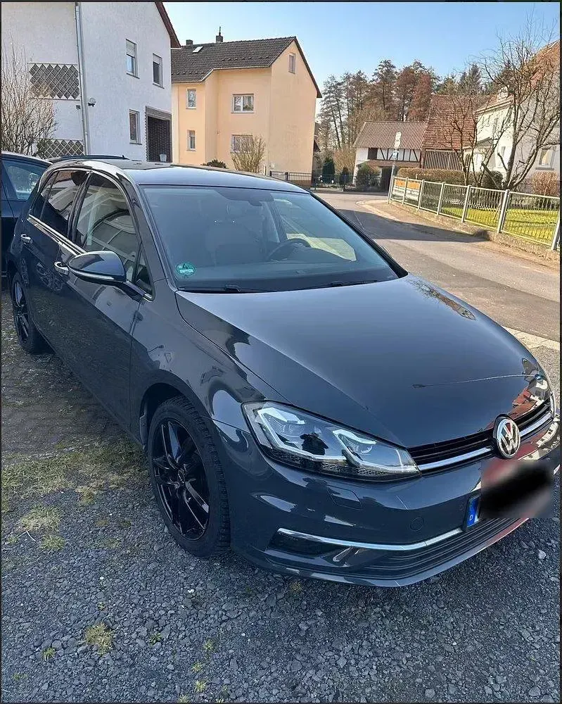 Gebraucht VW Golf VII Highline 150 PS (110 kW) 2019 Grau Limousine