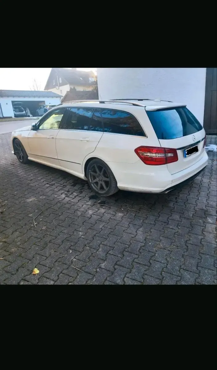 Gebraucht Mercedes E250 204 PS (150 kW) 2011 Weiß Kombi