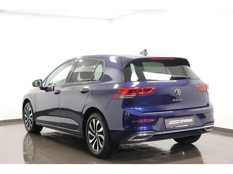 Gebraucht VW Golf VIII Life 116 PS (85 kW) 2021 Atlantik blue Limousine