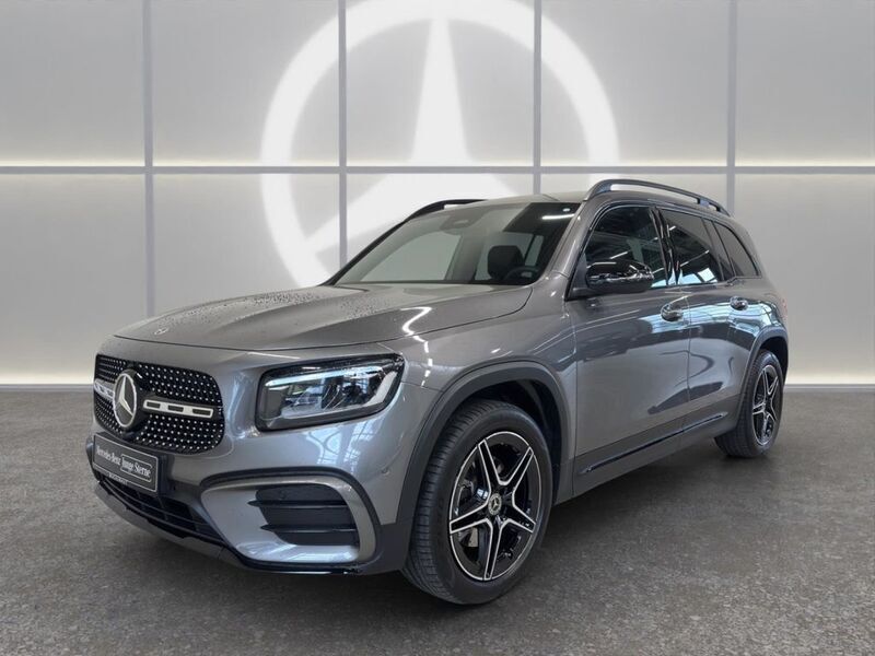 Mountaingrau met. Gebraucht 2024 Mercedes GLB180 AMG SUV | 39.590 € (Fairer Preis) - Bild 1/4