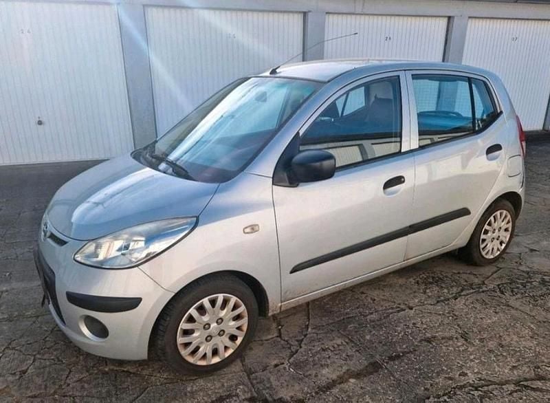 Silber Gebraucht 2010 Hyundai i10 Kleinwagen | 999 € (Superpreis) - Bild 1/4