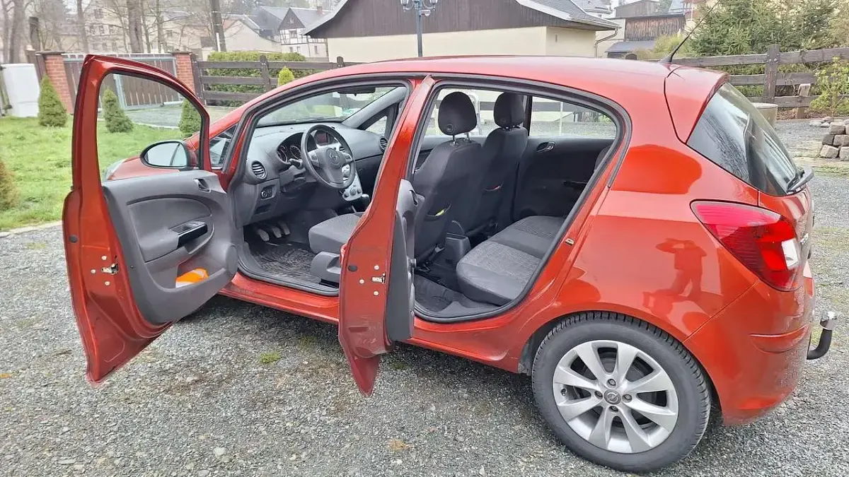 Gebraucht Opel Corsa Edition 87 PS (63 kW) 2013 Kleinwagen
