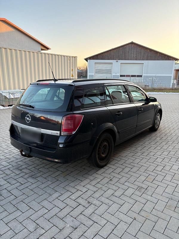 Gebraucht Opel Astra Edition 101 PS (74 kW) 2005 Schwarz Kombi