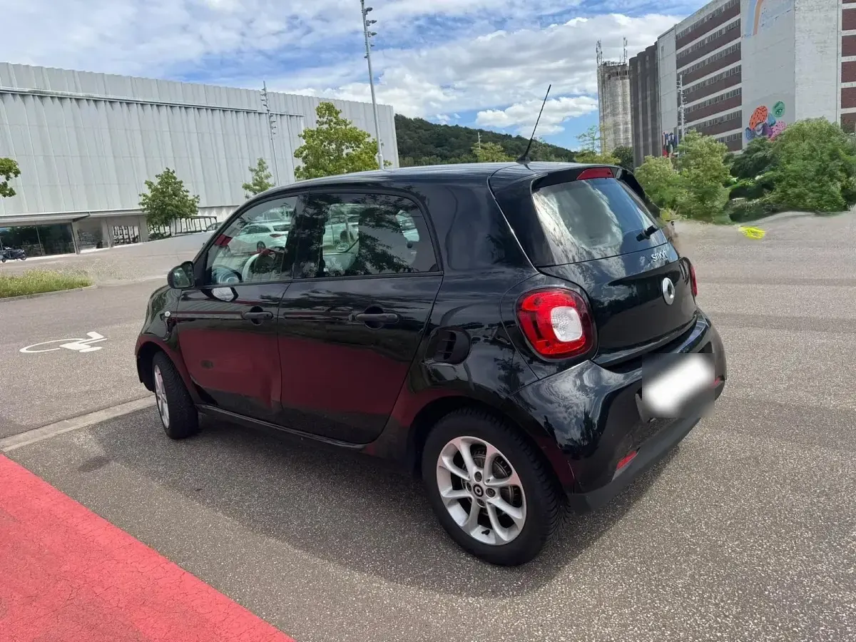 Gebraucht Smart ForFour 90 PS (66 kW) 2017 Schwarz Kleinwagen