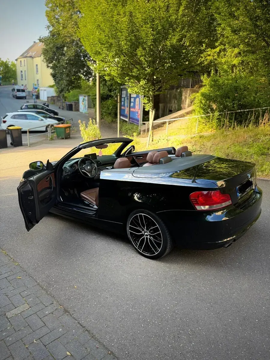 Gebraucht BMW 118 Cabriolet 143 PS (105 kW) 2010 Schwarz Cabrio