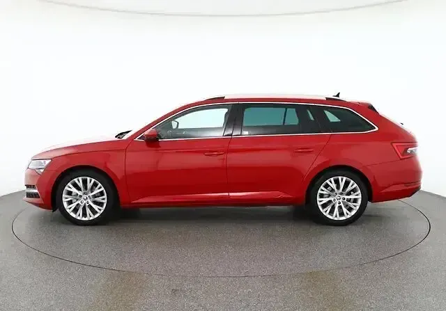Używany Skoda Superb 218 KM (160 kW) 2021 Czerwony
