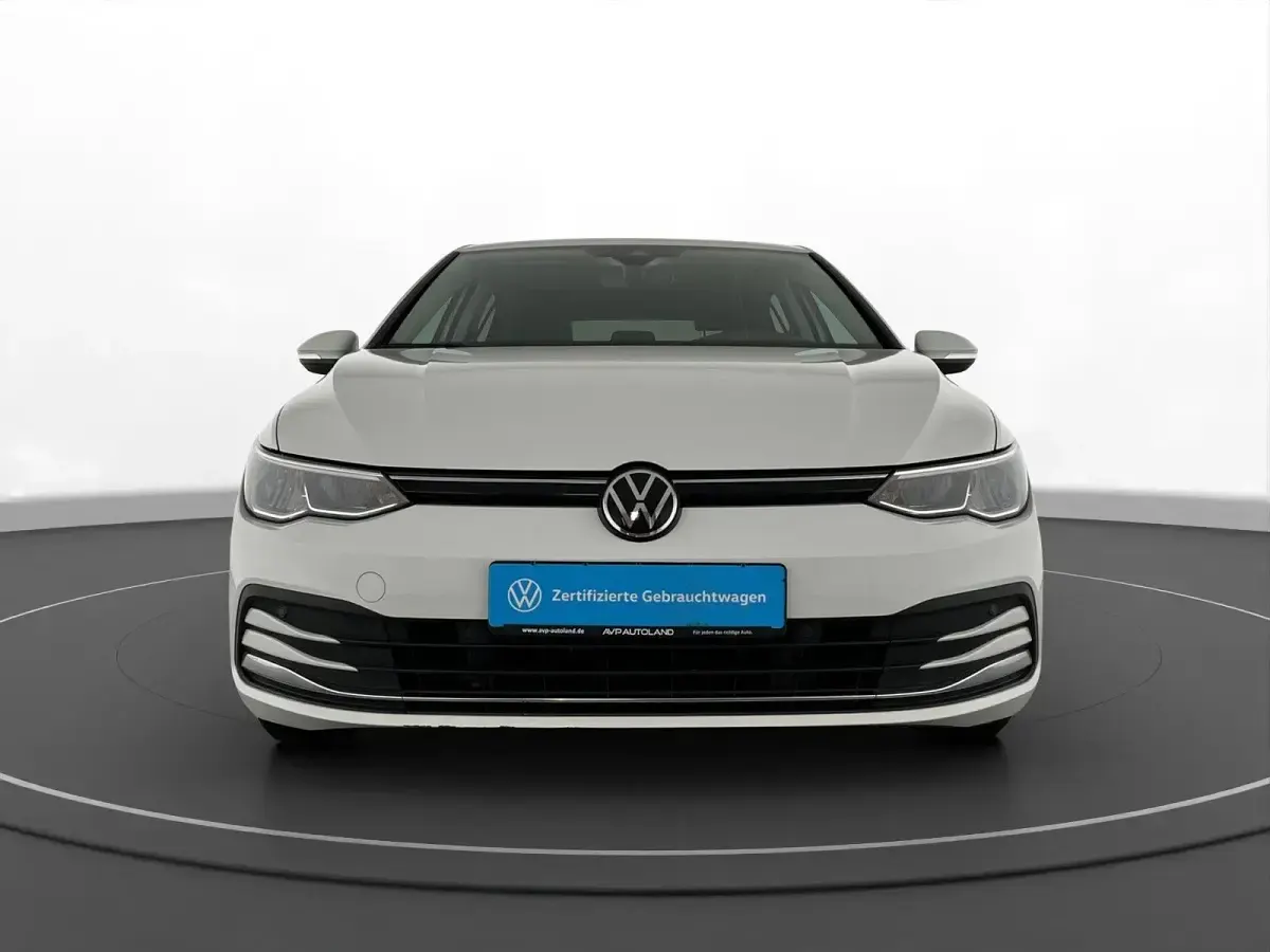 Gebraucht VW Golf VIII Active 150 PS (110 kW) 2021 Pure white Kleinwagen