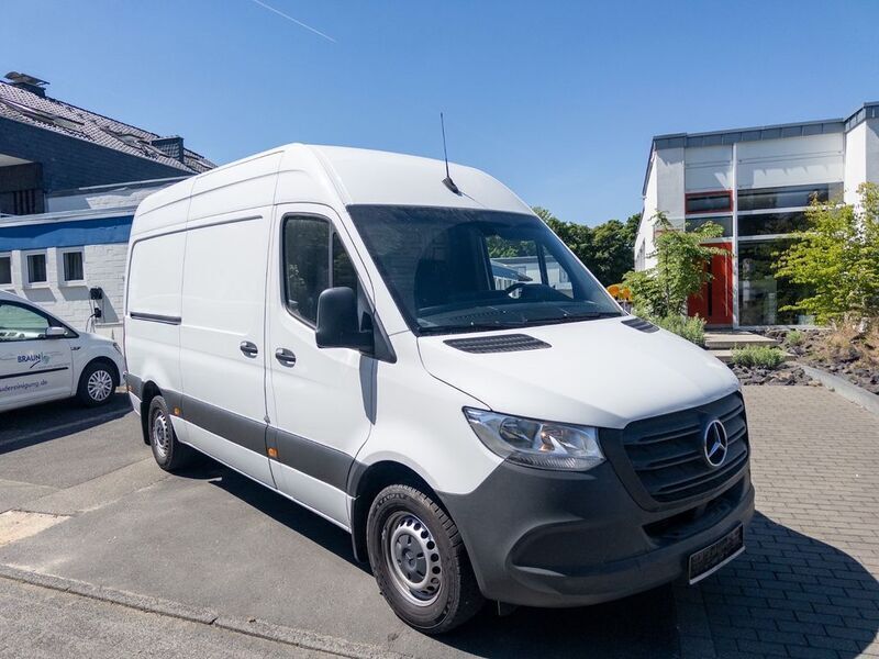 Arktikweiss Gebraucht 2023 Mercedes Sprinter Van | 25.999 € - Bild 1/4