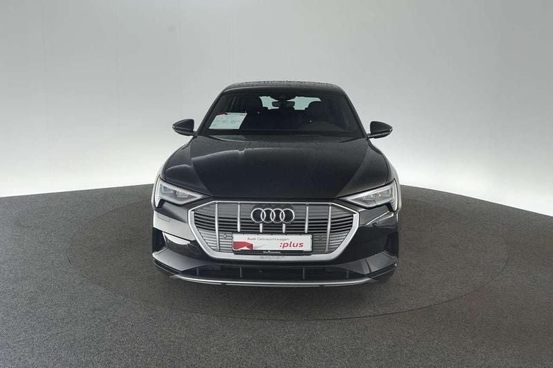 Second-hand Audi e-tron Advanced 300 kW (408 CP) 2023 Negru SUV