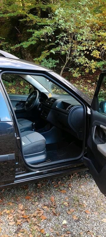 Schwarz Gebraucht 2015 Skoda Roomster Van / Kleinbus | 4.200 € (Guter Preis) - Bild 1/4